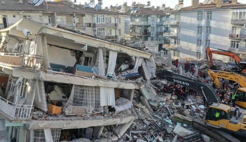 ايران تعلن استعدادها لمساعدة منكوبي الزلزال في تركيا