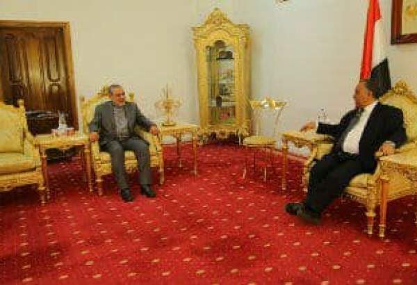 دیدار و گفتگوی سفیر ایران در صنعا با رئیس پارلمان یمن