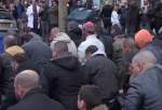 France: les musulmans accomplissent leur prière dans la rue pour contester la fermeture de leur mosquée  <img src="/images/video_icon.png" width="13" height="13" border="0" align="top">