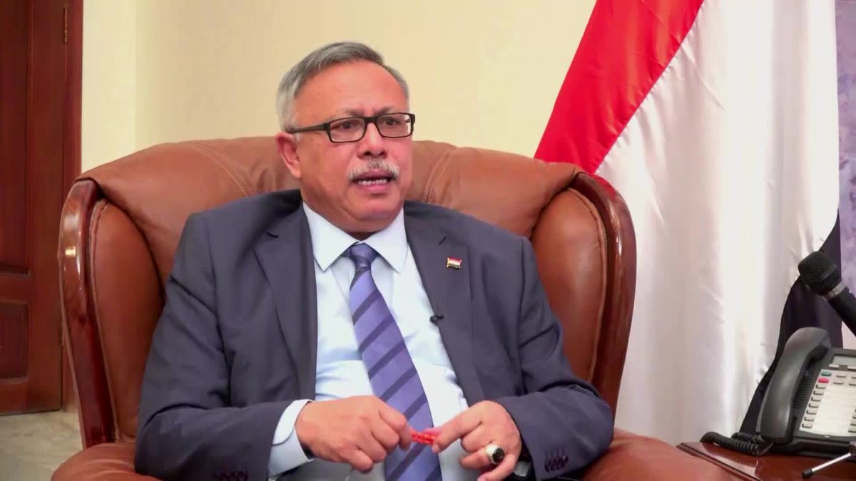 رئيس حكومة الإنقاذ الوطني في اليمن الدكتور عبد العزيز بن حبتور