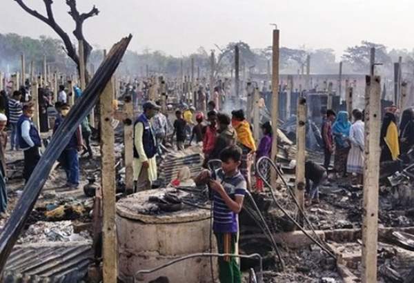 بنگلہ دیش : روہنگیا پناہگزیں کیمپ میں آتشز‍دگی،ہزاروں مہاجرین دربدر۔