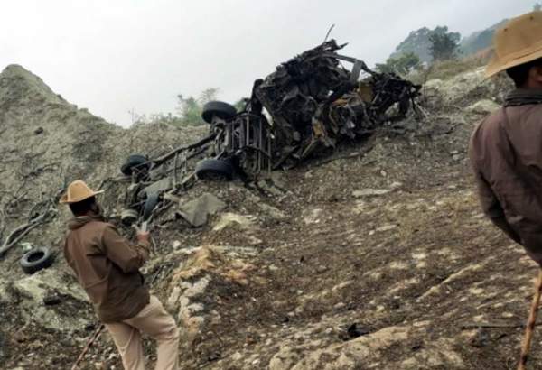 بھارت میں بارودی مواد لے جانے والا ٹرک زوردار دھماکے سے تباہ۔