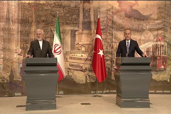 ظريف: سنعقد قمة ثلاثة بين ايران وتركيا واذربيجان من اجل تطوير التعاون في المنطقة