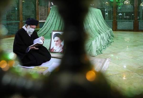حضور رهبر انقلاب اسلامی در مرقد امام خمینی(ره) و گلزار شهدا