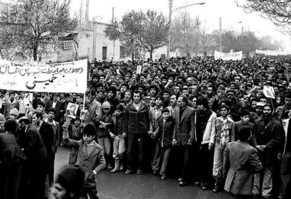 وحدت اقوام ایرانی مهمترین عنصر پیروزی و تعالی انقلاب اسلامی است