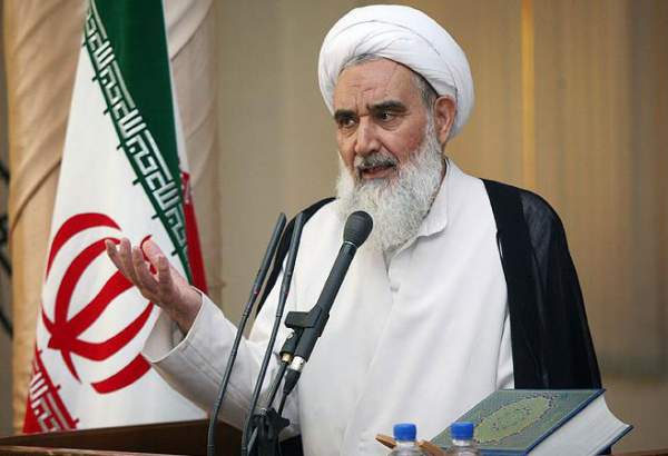 امام خمینی (ره) وحدت ملت ایران را به تمام دنیا صادر کرد
