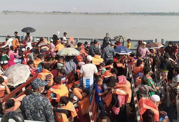 Bangladesh takes another 3,000 Rohingya to remote islet