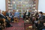 Secretary General of World Forum for Proximity of Islamic Schools of Thought met with the Friday prayer leader of Ravansar on the first day of his three-day visit to Kermanshah Province. (photo)