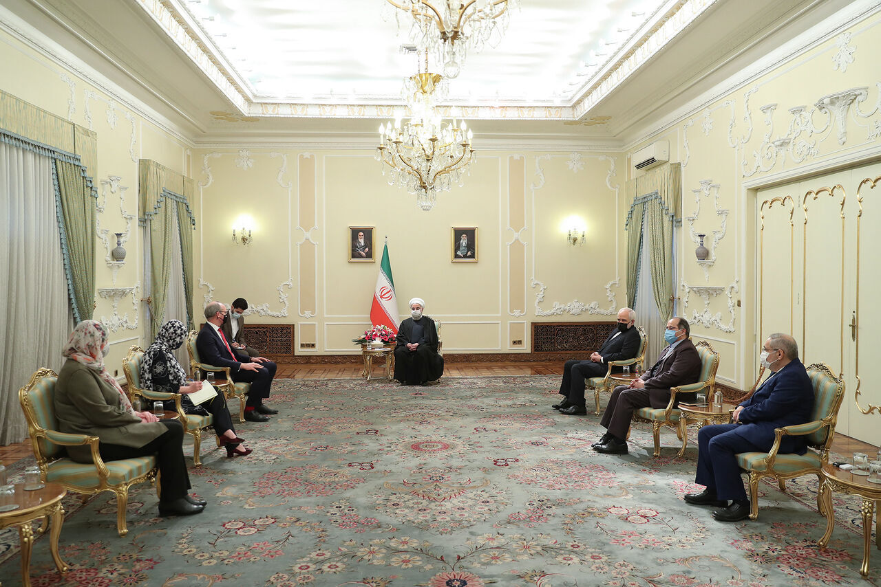 الرئيس روحاني : على كافة الاطراف المعنية بالاتفاق النووي الالتزام بتنفيذ قرار 2231