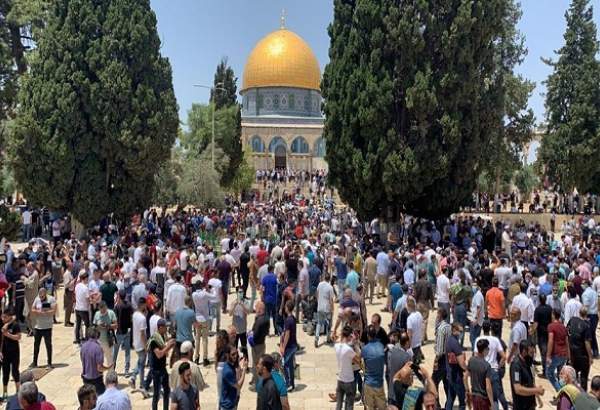 مشارکت هزاران فلسطینی در نمازجمعه مسجد الاقصی با وجود ممانعت صهیونیست ها