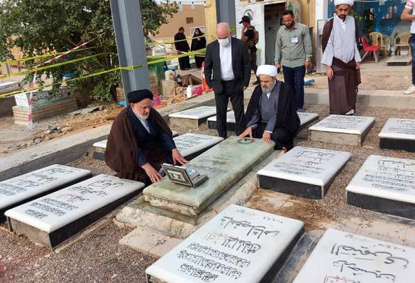 Top Iranian cleric pays tribute to Iraqi resistance martyrs