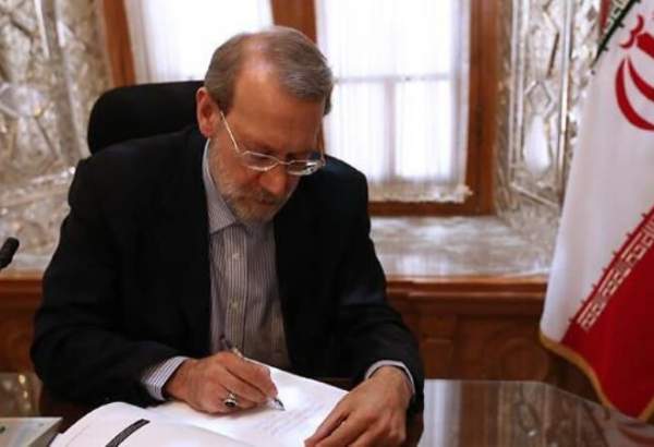 لاریجانی رحلت آیت الله حسینی کاشانی را به وزیر اطلاعات تسلیت گفت