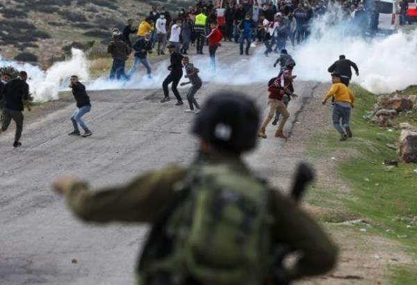 زخمی شدن ده‌ها فلسطینی در حمله نظامیان صهیونیست به تظاهرات فلسطینیان