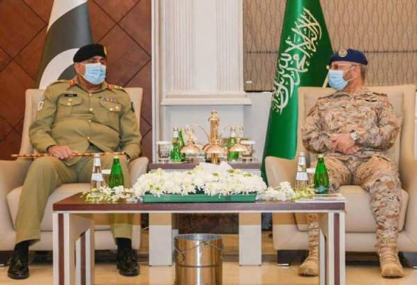 پاک فوج کے سپہ سالار سرکاری دورے پر سعودی عرب پہنچ گئے ہیں