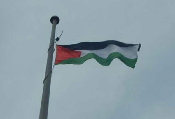 اهتزاز پرچم فلسطین در کرمانشاه همزمان با روز جهانی قدس