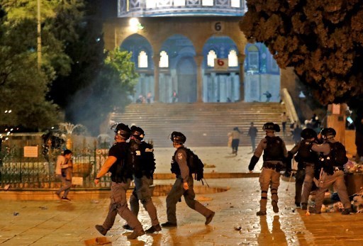 المواجهات مستمرة في القدس المحتلة.. والاحتلال يقتحم الأقصى