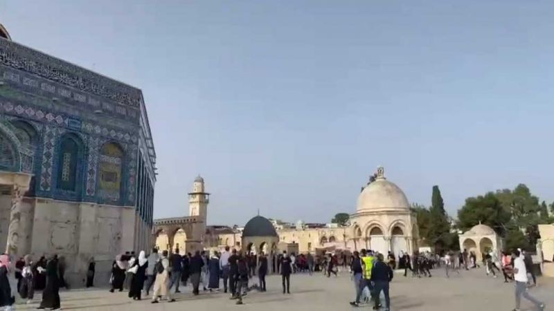 لحظات اول ورود نیروهای اشغالگر صهیونیست به مسجد الاقصی  