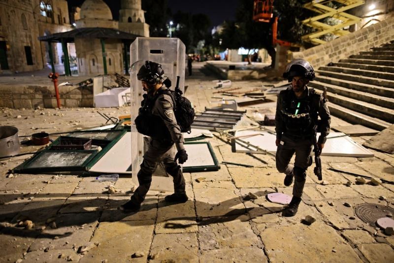 مئات الإصابات في مواجهات مع قوات الاحتلال في القدس والبلدة القديمة  