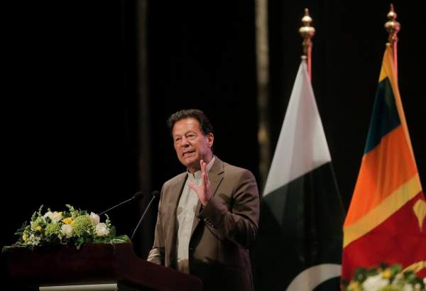 وزیر اعظم عمران خان نے  پاکستانی سفیروں سے متعلق اپنے ریمارکس کو غلط قرار دیئے