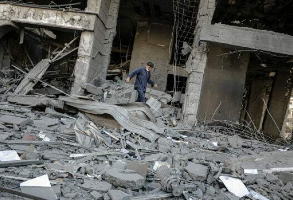Israeli warplanes resume strikes on Gaza Strip