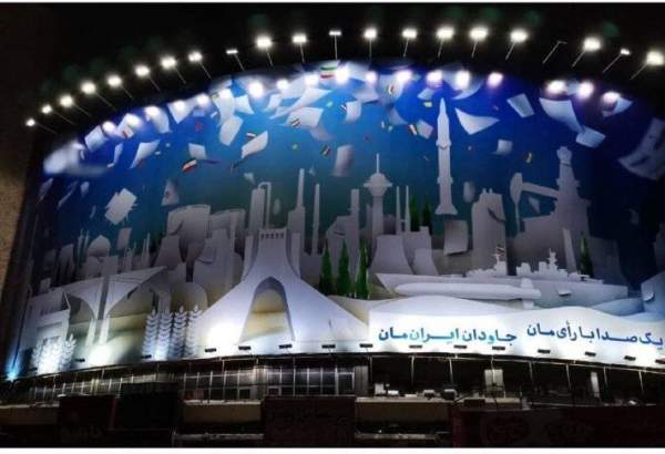 دیوار نگاره جدید میدان ولیعصر(عج) رنگ انتخابات به خود گرفت
