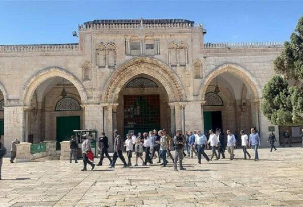 Dozens of Israeli settlers force their way into Al-Aqsa complex