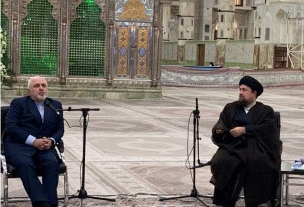 ظریف: ایران با وجود تمام فشارها و توطئه‌ها سرفراز ایستاده است