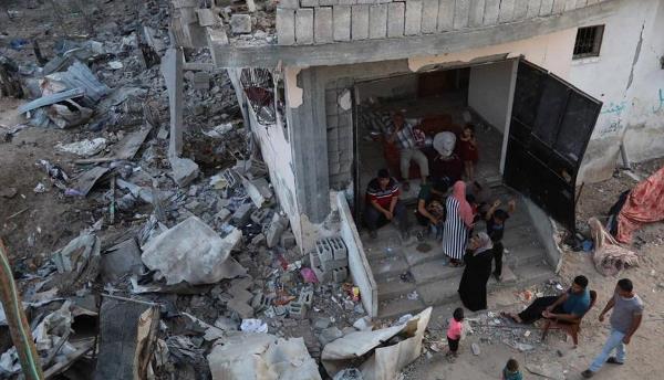 Life amid Gaza debris 1 (photo)  