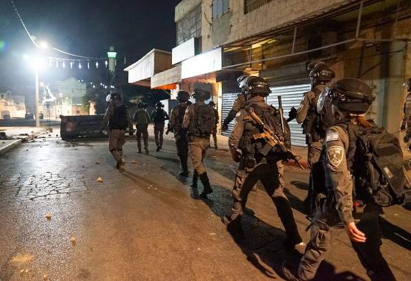 Les forces sionistes font une descente en Cisjordanie et arrêtent 17 Palestiniens