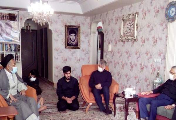 دیدار وزیر اطلاعات با خانواده شهید مدافع حرم