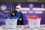 رییس جمهوری رای خود را به صندوق انداخت/ بازدید از ستاد انتخابات کشور