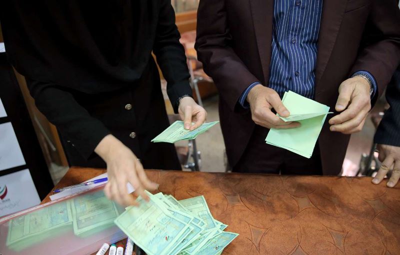 اغلاق مراكز الاقتراع وبدء عملية فرز الاصوات في الانتخابات الايرانية