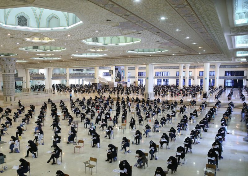 مشاركة اكثر من مليون طالب في امتحان دخول الجامعات في ايران