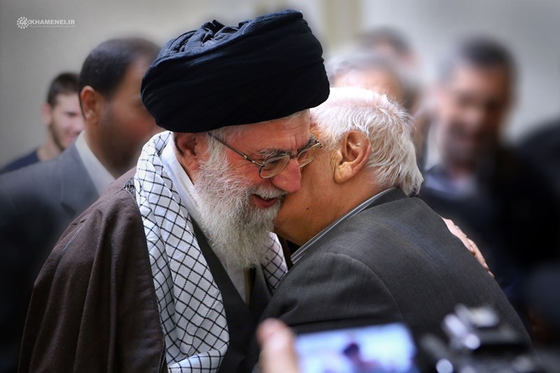 قائد انقلاب اسلامی کے ساتھ مرحوم احمد جبرل کی ملاقات کی تصاویر  