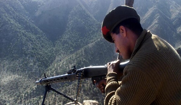 باكستان تستنفر قواتها على الحدود مع أفغانستان