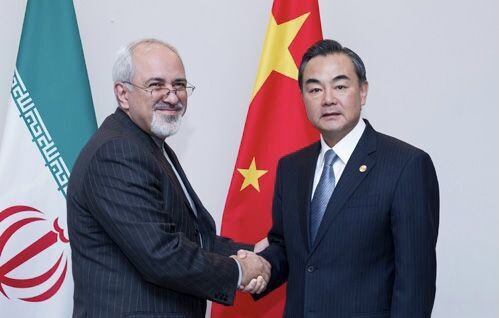 ظريف يبحث مع نظيره الصيني حول العلاقات الثنائية وأفغانستان