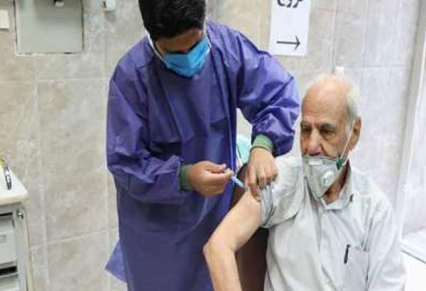 سالمندان ۶۰ ساله کردستانی برای واکسیناسیون ثبت نام کنند