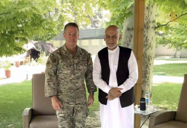 سینٹرل کمانڈ سینٹکام کے کمانڈر میک کینزی کی افغانستان کے صدر اشرف غنی سے ملاقات