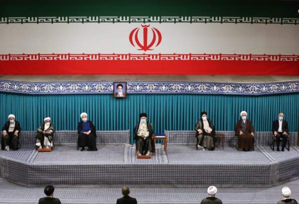 رہبر انقلاب اسلامی نے فرمایا کہ حکومت کو عوامی ہونا چاہئیے تاکہ عوام کے مسائل حل ہوں