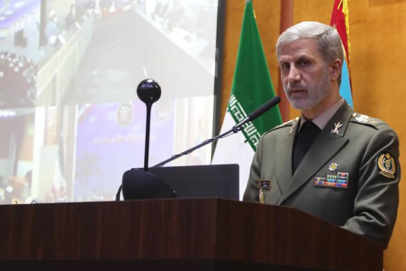 العميد حاتمي : تقدم إيران في مجال الانجازات الدفاعية شوكة في عين الأعداء