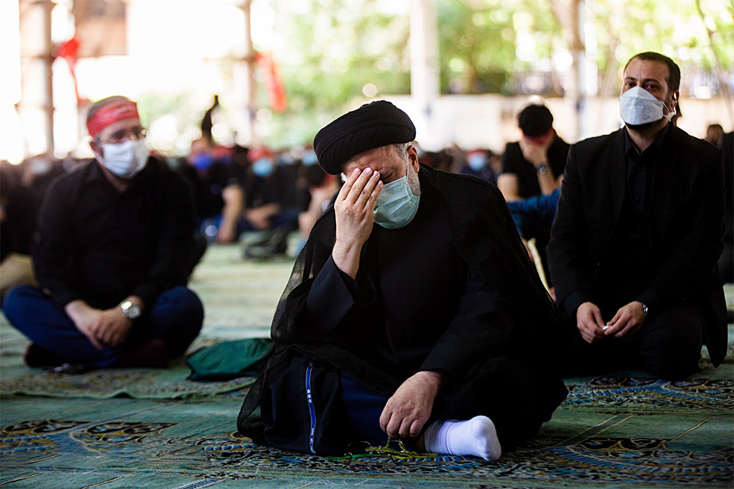 حضور آیت الله رئیسی، رئیس جمهور در مراسم عزاداری ظهر روز عاشورا در دانشگاه تهران