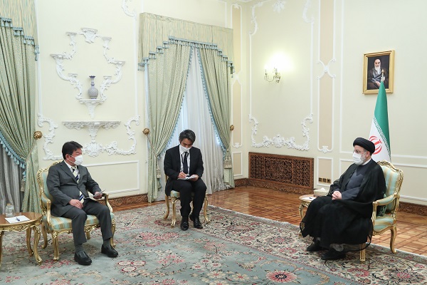 توسعه روابط با ژاپن برای ایران از اهمیت بالایی  برخوردار است/ از صلح و ثبات در افغانستان حمایت کرده و می‌کنیم