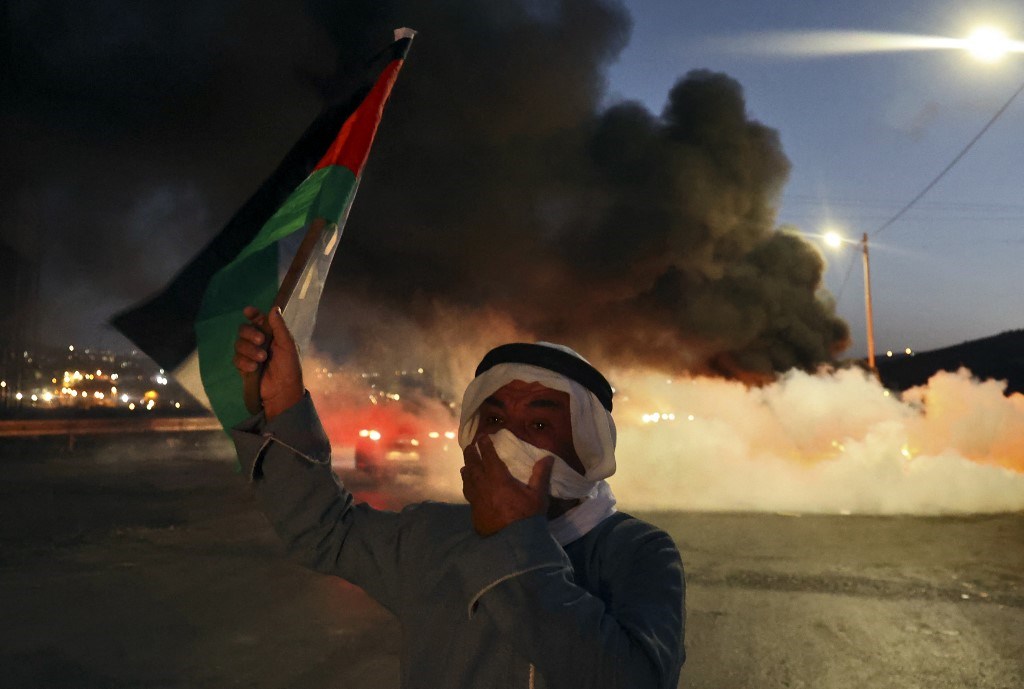 اشتباكات مع قوات الاحتلال في أعقاب تظاهرة لدعم الأسرى الفلسطينيين عند حاجز حوارة