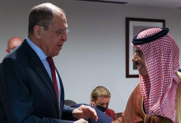 لاوروف و همتای سعودی درباره مسائل منطقه دیدار و گفتگو کردند