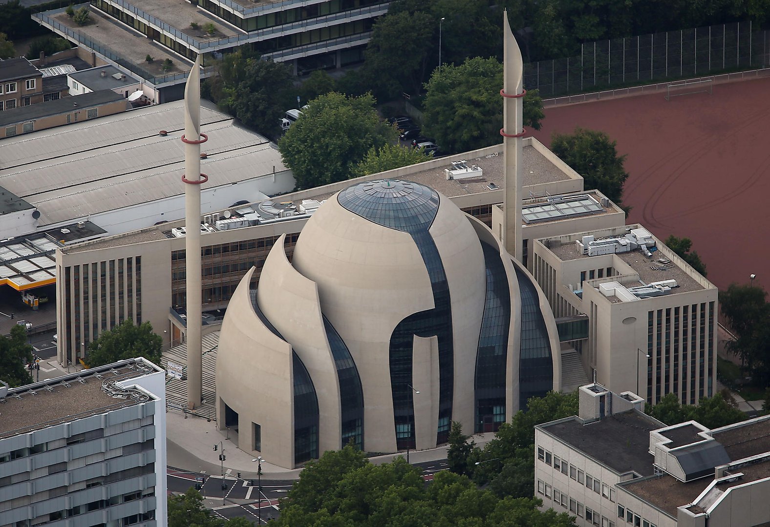 Ehrenfeld mosque to test broadcasting Adhan