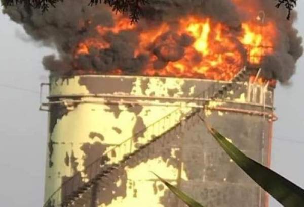 حريق في أحد خزانات منشآت النفط في الزهراني جنوب لبنان