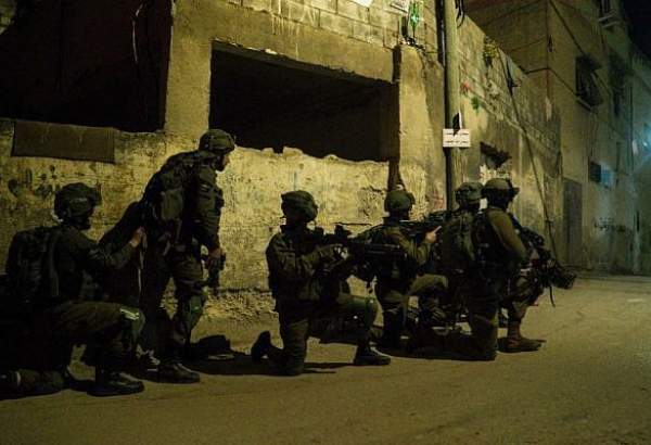 Les forces sionistes envahissent la Cisjordanie et arrêtent 9 Palestiniens