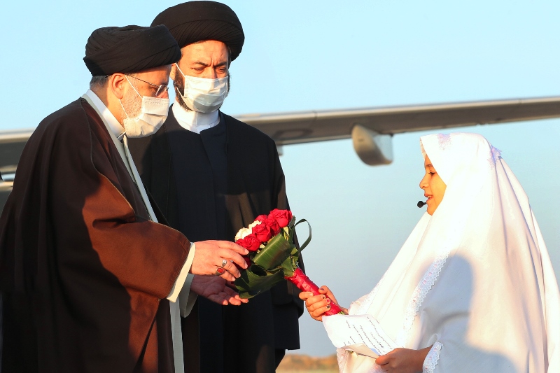 الرئيس الايراني اية الله رئيسي يصل صباح الجمعة الى مدينة اردبيل  