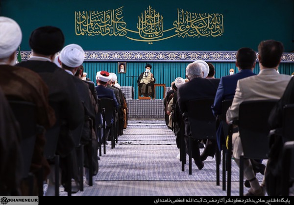 قائد الثورة الإسلامية يستقبل ضيوف المؤتمر الدولي 35 للوحدة الإسلامية (4)  