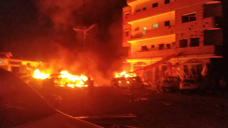 قتلى وجرحى في انفجار عنيف يهز مطار عدن الدولي